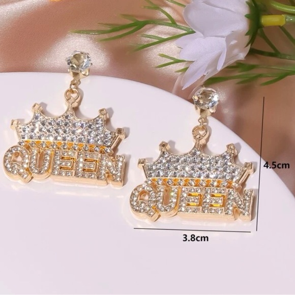 ❀ Gold Rhinestone Bling Queen Pierced Dangle Earrings - Picture 3 of 3